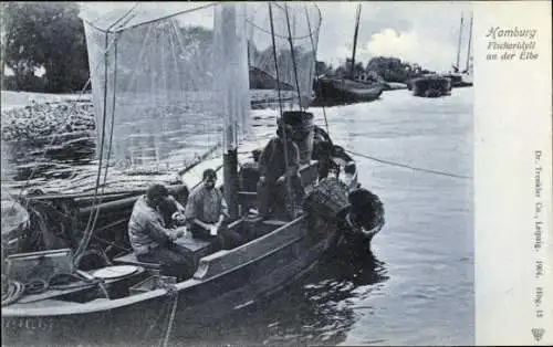 Ak Hamburg, Fischeridyll an der Elbe, Fischerboot, Netze, Pause