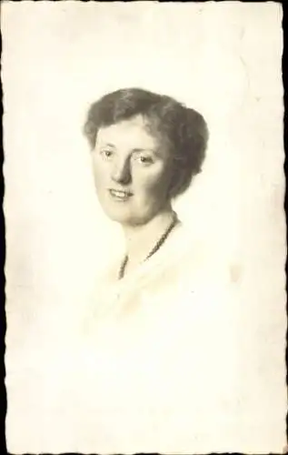 Foto Ak Porträt einer jungen Frau