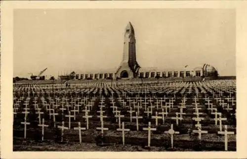 Ak Douaumont Lothringen Meuse, Nationalfriedhof, Ossuarium