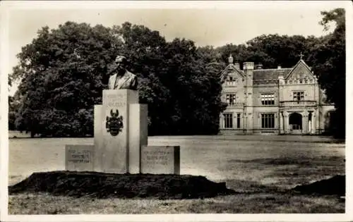 Ak Barneveld Gelderland, Denkmal für den ehemaligen niederländischen Ministerpräsidenten Johan...