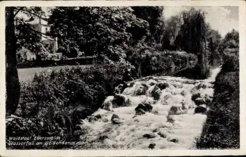 Ak Eberswalde im Kreis Barnim, Wasserfall am Weidendamm