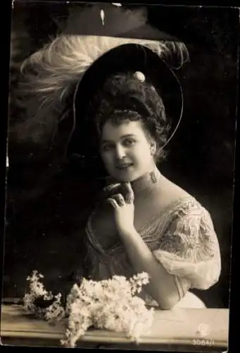 Ak Junge Frau, Portrait, Hut