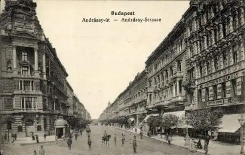 Ak Belváros Lipótváros Leopoldstadt Budapest Ungarn,  Andrassy-út Straße, Prachtvolle Bauwerke...