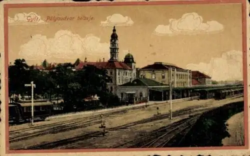 Ak Győr Ungarn, Gleise, Bahnsteig, Gebäude, Bäume, Wolken, 'Győr Pályaudvar belseje'