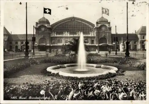 Ak Basel Bâle Stadt Schweiz, Bundesbahnhof, Brunnen