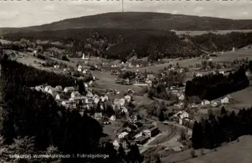 Ak Warmensteinach Oberfranken Bayern, Luftkurort  Fichtelgebirge, Berge, Ortansicht