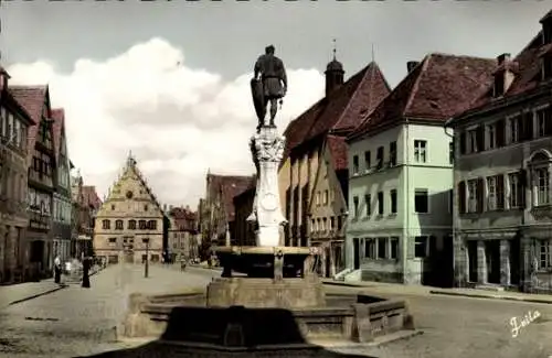 Ak Weißenburg in Mittelfranken Bayern, Kaiser Ludwig Brunnen, Rathaus, Karmeliterkirche, histo...