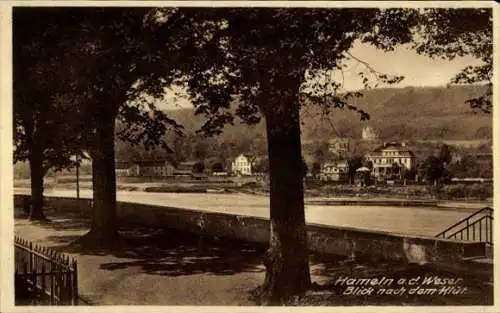 Ak Hameln an der Weser Niedersachsen, Hameln a. d. Weser, Blick nach dem Hlut, ruhiger Fluss, ...