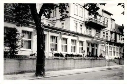 Ak Bad Harzburg am Harz, Hotel Rheinischer Hof, historische Architektur, Straßenansicht