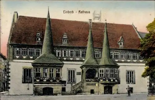 Ak Einbeck in Niedersachsen, Rathaus von  historische Architektur, Kirchtürme