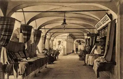 Ak Lugano Kanton Tessin Schweiz, Marktstraße mit Ständen, historische Architektur, textile Waren