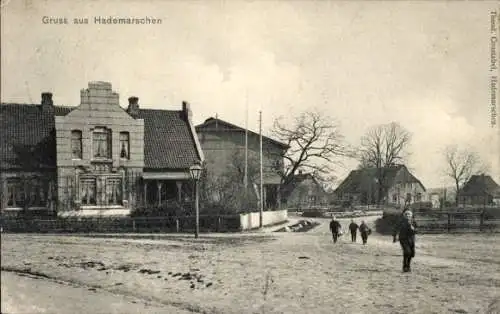 Ak Hademarschen in Holstein, Gruss aus  historische Gebäude, Straßenansicht, Menschen auf dem Weg