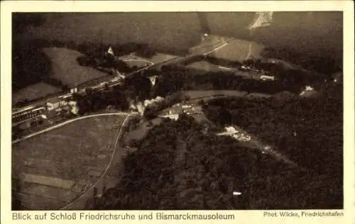 Ak Friedrichsruh Aumühle, Fliegeraufnahme aus dem Zeppelin, Schloss und Bismarckmausoleum