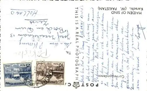 Foto Ak Karatschi Pakistan, Frau aus der Provinz Sindh in Tracht