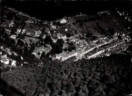 Foto Bad Wildbad im Kreis Calw Baden Württemberg, Totalansicht, Fliegeraufnahme