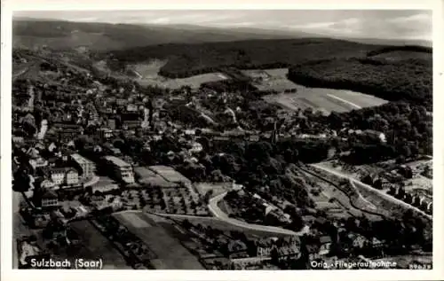 Ak Sulzbach im Saarland, Fliegeraufnahme, Stadtpanorama