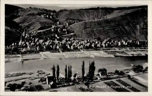 Ak Uerzig Ürzig an der Mosel, Fliegeraufnahme