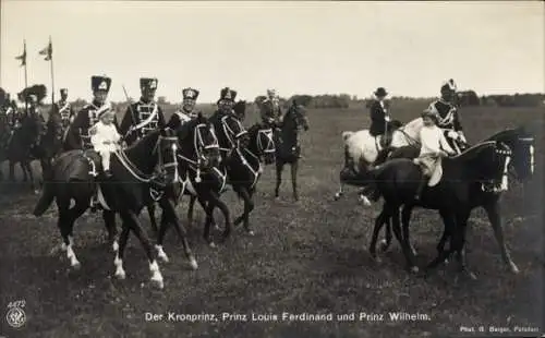Ak Kronprinz Wilhelm von Preußen, Louis Ferdinand, Wilhelm, Pferde, Husarenuniform