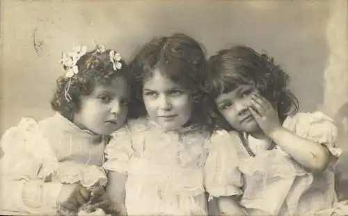 Ak Drei Mädchen, Porträt
