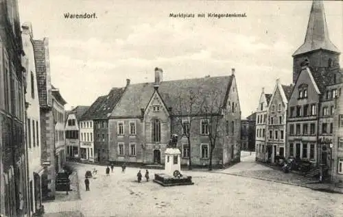 Ak Warendorf im Münsterland Westfalen, Marktplatz, Kriegerdenkmal