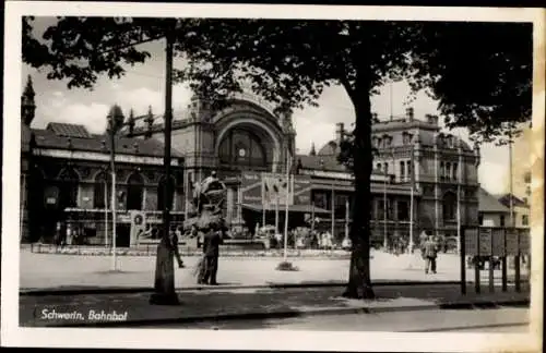 Ak Schwerin in Mecklenburg, Bahnhof