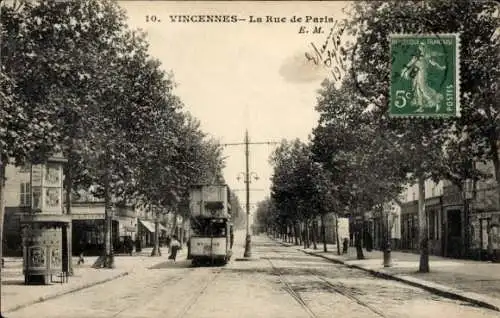Ak Vincennes Val de Marne,  La Rue de Paris, Straßenbahn, Bäume, Gebäude