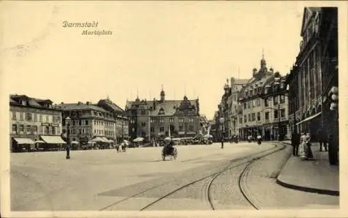 Ak Darmstadt in Hessen,  Marktplatz, historische Architektur, Straßenbahnschienen, Menschen