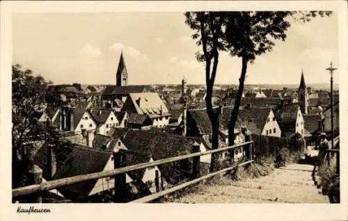 Ak Kaufbeuren an der Wertach in Schwaben, Stadtansicht mit Häusern, Kirche, Bäume