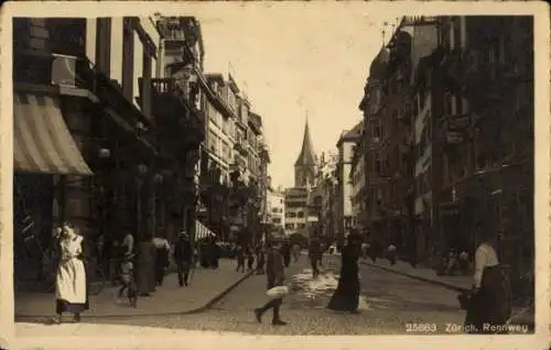 Ak Zürich Stadt Schweiz, Straße, Menschen, Gebäude, Kirchturm, historische Atmosphäre