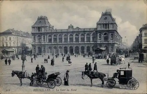 Ak Bruxelles Brüssel, Gare du Nord, historische Architektur, Kutschen, Menschenmenge, Stadtleben