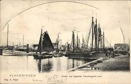 Ak Vlaardingen Südholland, Hafen, Liegeplatz des Dampfschiffs, Fischerboote