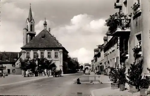 Ak Eibelstadt in Unterfranken, Hauptstraße, Rathaus, historische Architektur, hohe Kirche, ruh...