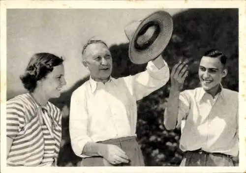 Ak Bundeskanzler Konrad Adenauer mit seinen Kindern, Bundestagswahl