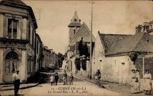 Ak Corne Maine et Loire, la Grande Rue