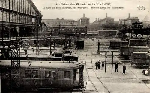 Ak Paris X. Arrondissement Entrepôt, Greve des Cheminots du Nord 1910, La Gare du Nord