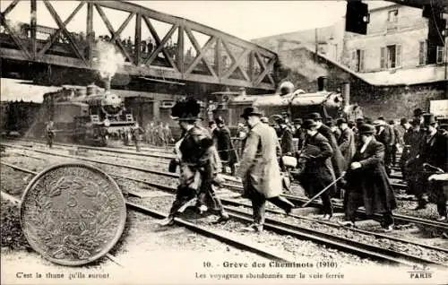 Ak Greve des Cheminots 1910, Les voyages abandonnes sur la vole ferree, Eisenbahn-Streik