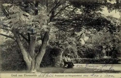 Ak Eberswalde in der Mark, Promenade, Kriegerdenkmal