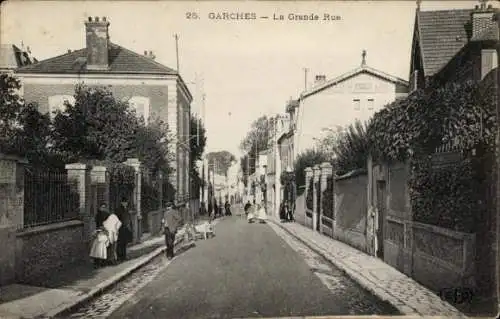 Ak Garches Hauts de Seine, La Grande Rue