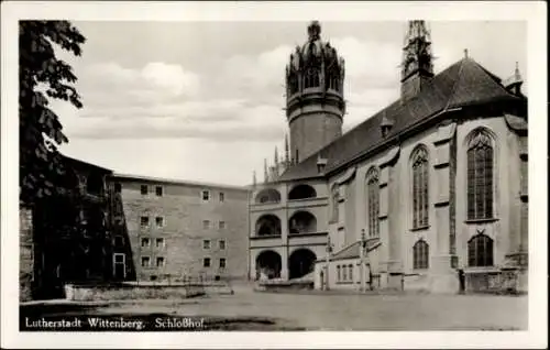 Ak Lutherstadt Wittenberg, Schloss Hof, Wittenberg, historische Architektur