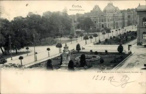 Ak Gotha in Thüringen, Historische Architektur, Parkanlage mit Uhr, Straßenansicht, Bäume