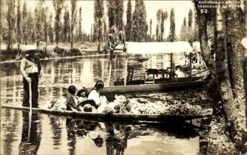 Foto Ak Xochimilco Ciudad de Mexico Mexiko Stadt, Wasserstraße, Boote, Blumenverkäufer