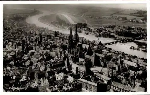 Ak Regensburg an der Donau Oberpfalz, Blick auf Regensburg mit Dom, Donau und Steinerner Brücke