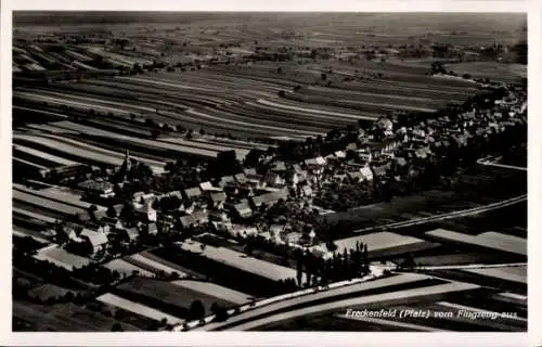 Ak Freckenfeld in der Saarpfalz, Fliegeraufnahme