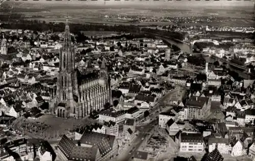 Ak Ulm an der Donau, Luftbild der Stadt, Münster