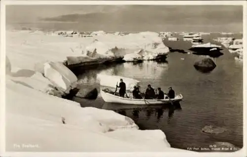 Ak Norwegen, Fra Svalbard, Männer im Ruderboot, Eisschollen