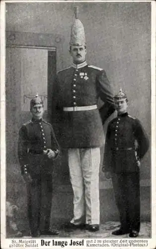 Ak Der lange Josef, der größte Soldat, Soldaten in Uniform