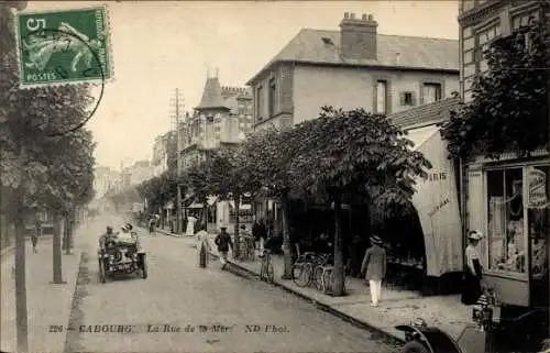 Ak Cabourg Calvados, Rue de la Mer