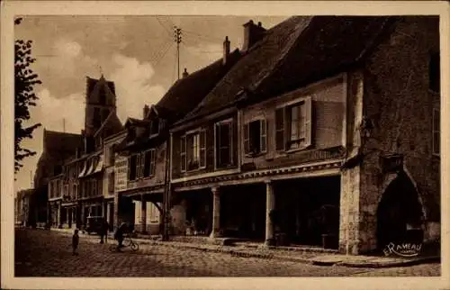 Ak Étampes Essonne, Straßenszene mit Personen und Häusern.