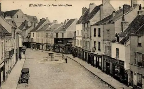 Ak Étampes Essonne, Place Notre-Dame
