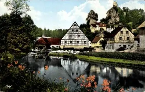 Ak Obertrubach Fränkische Schweiz, Fachwerkhäuser, Wasserfläche, grüne Landschaft, Felsen, bun...